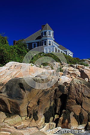 Beautiful Maine shoreline home located in Biddefoird Pool