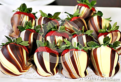 CHOCOLATE COVERED STRAWBERRIES (click image to zoom)