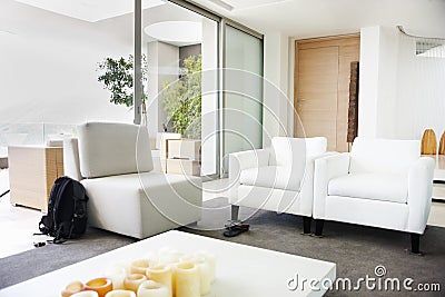 arm chair living room on Clean Spacious Living Room With Arm Chairs  Click Image To Zoom