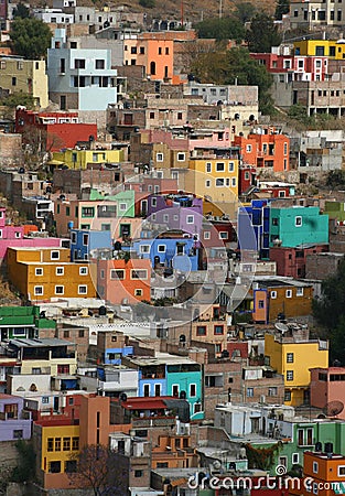   colorful-houses-in-g