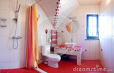 red-bathroom-thumb3239158.jpg