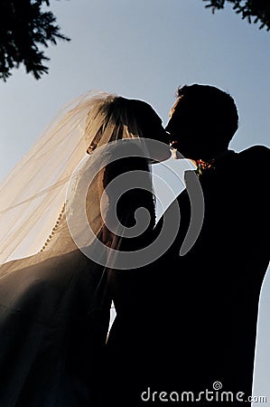 couple kissing silhouette image. SILHOUETTE COUPLE KISSING