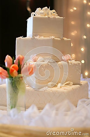 WEDDING CAKE - SQUARE SHAPED